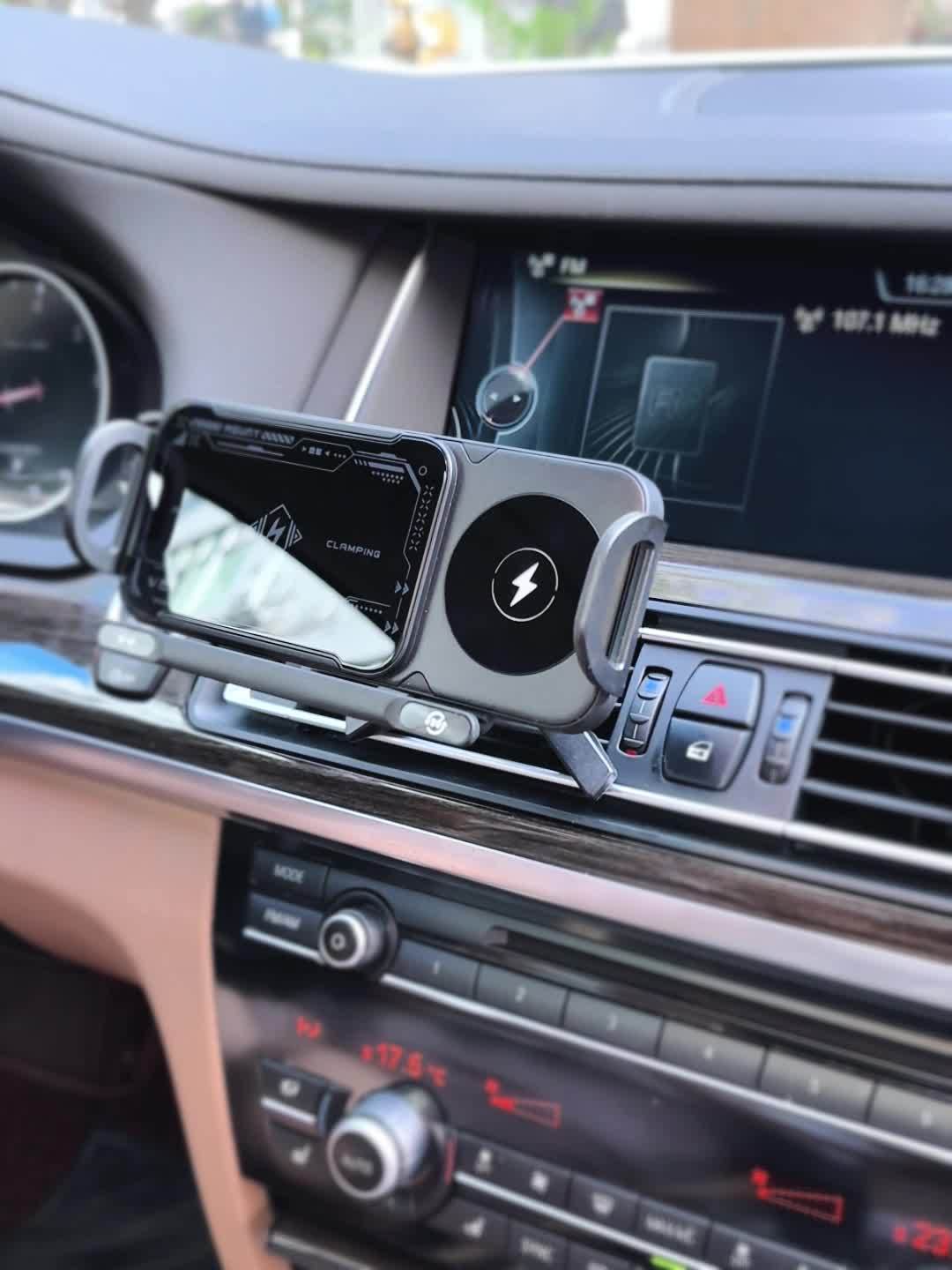 2024 15W Wireless Fast Charging Car Holder for Samsung Galaxy Z Fold Series