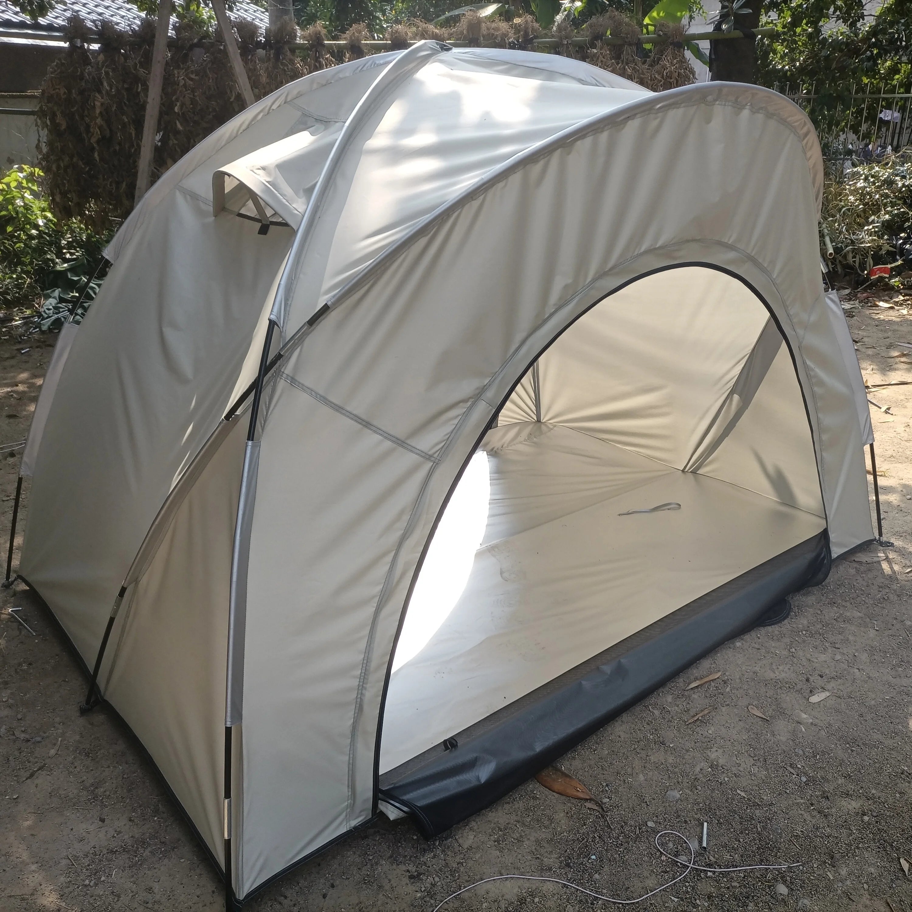 Outdoor Camping Double Tent with PU4000 Oxford Fabric