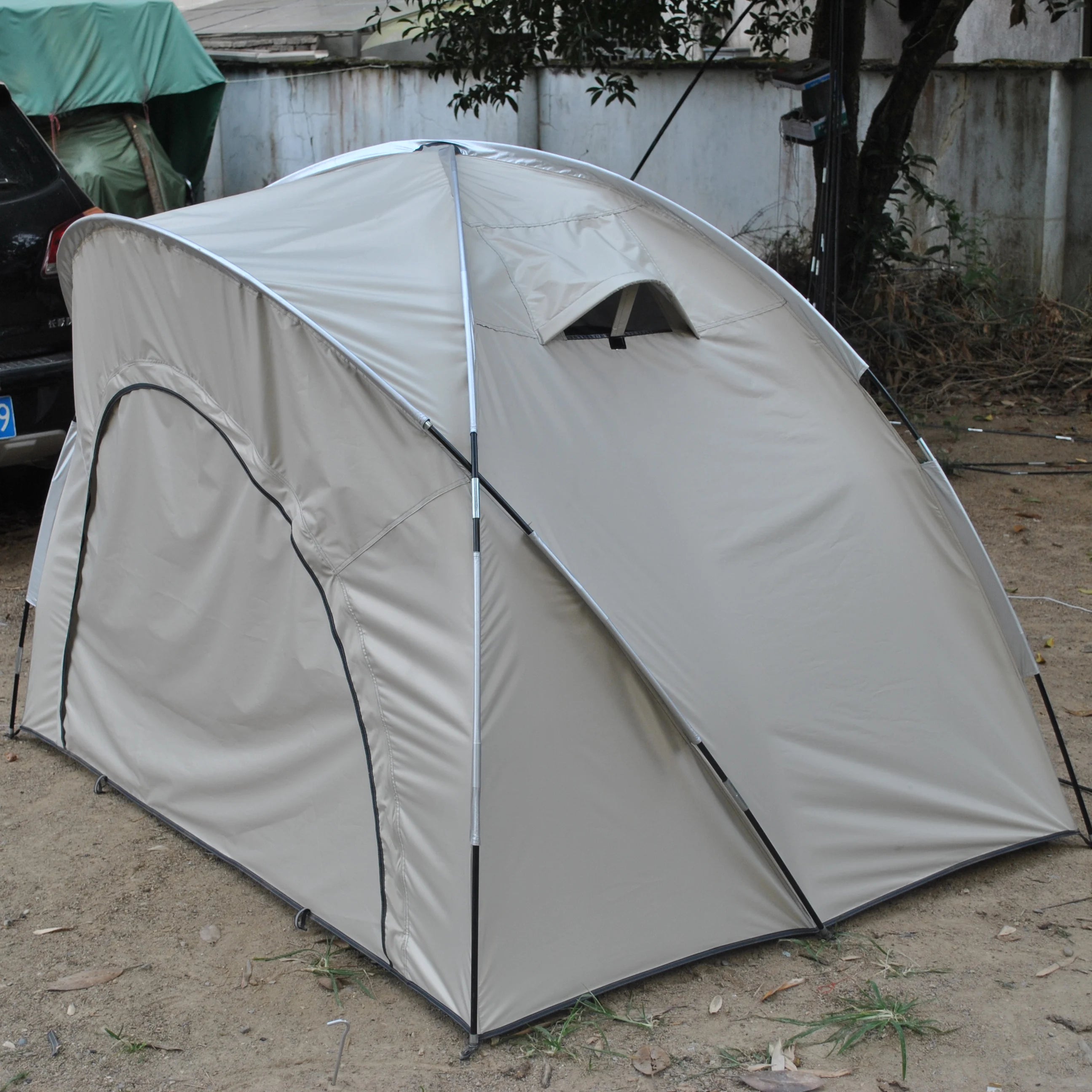 Outdoor Camping Double Tent with PU4000 Oxford Fabric