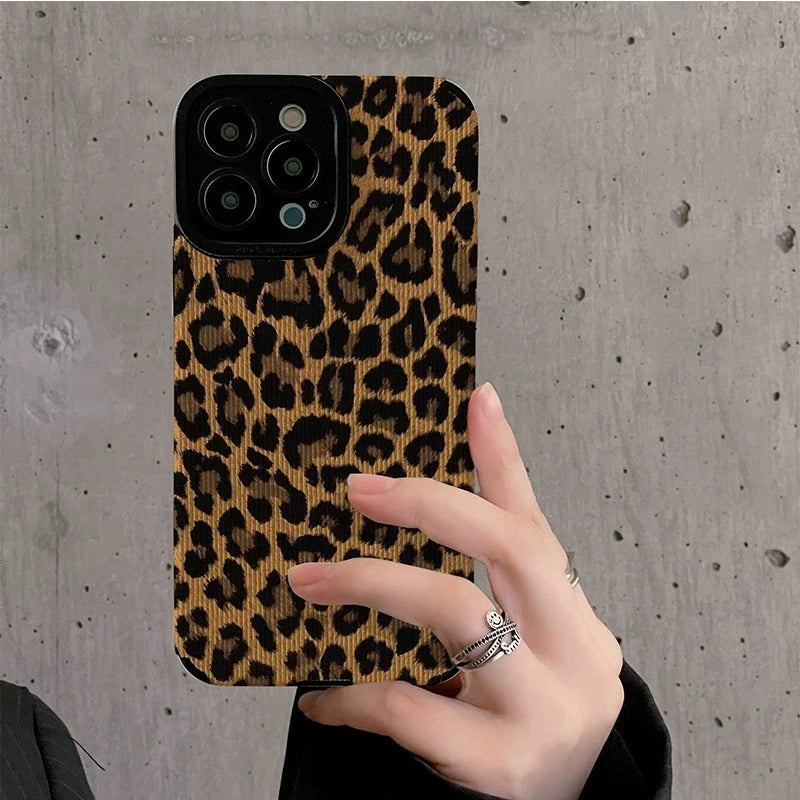 Brown leopard print soft shockproof case.