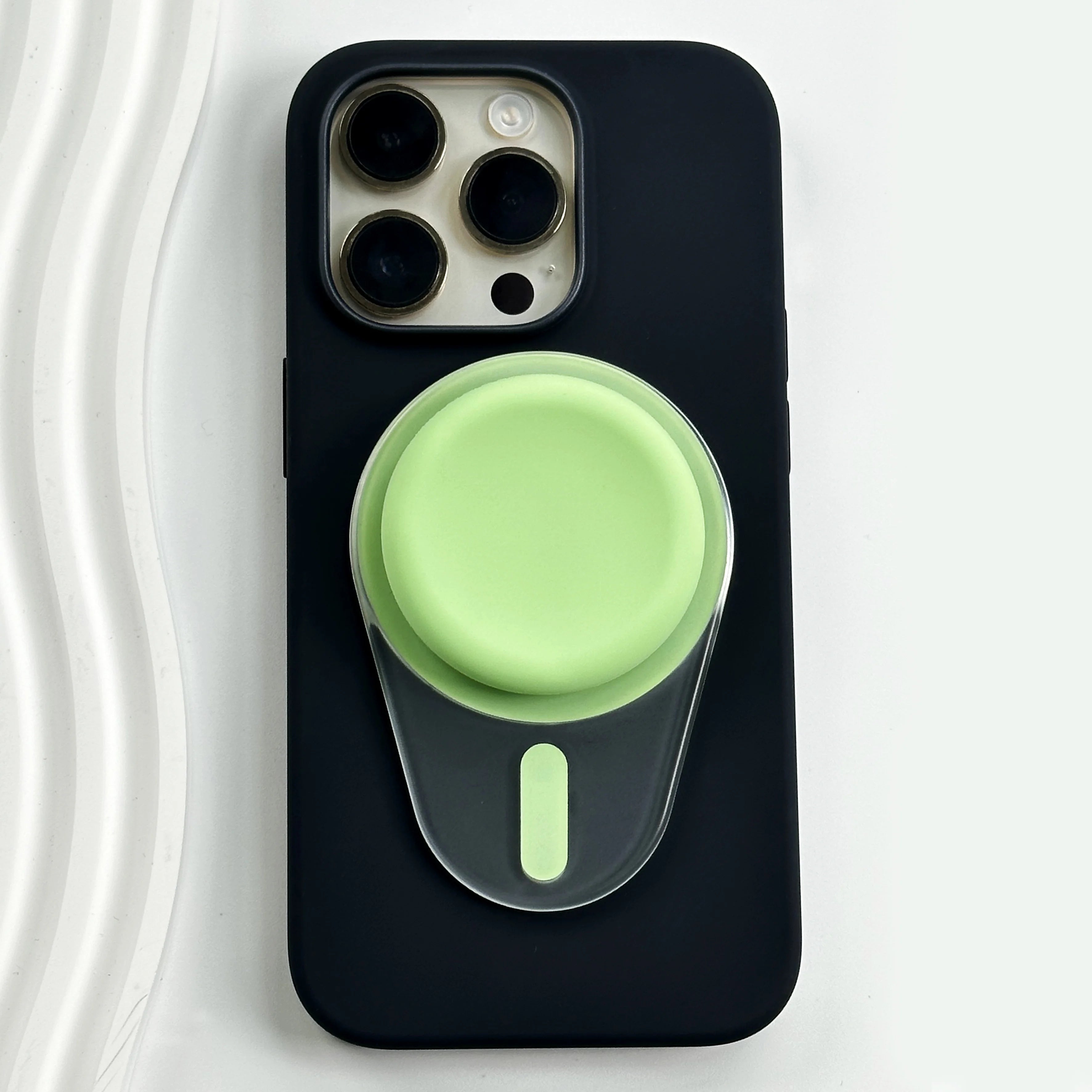 Oval Magnetic Silicone Phone Grip for iPhone