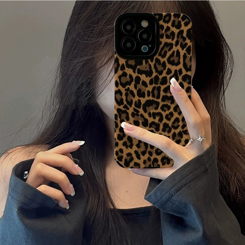 Brown leopard print soft shockproof case.