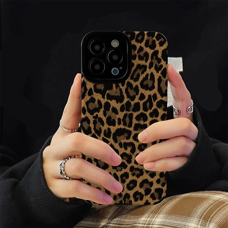 Brown leopard print soft shockproof case.