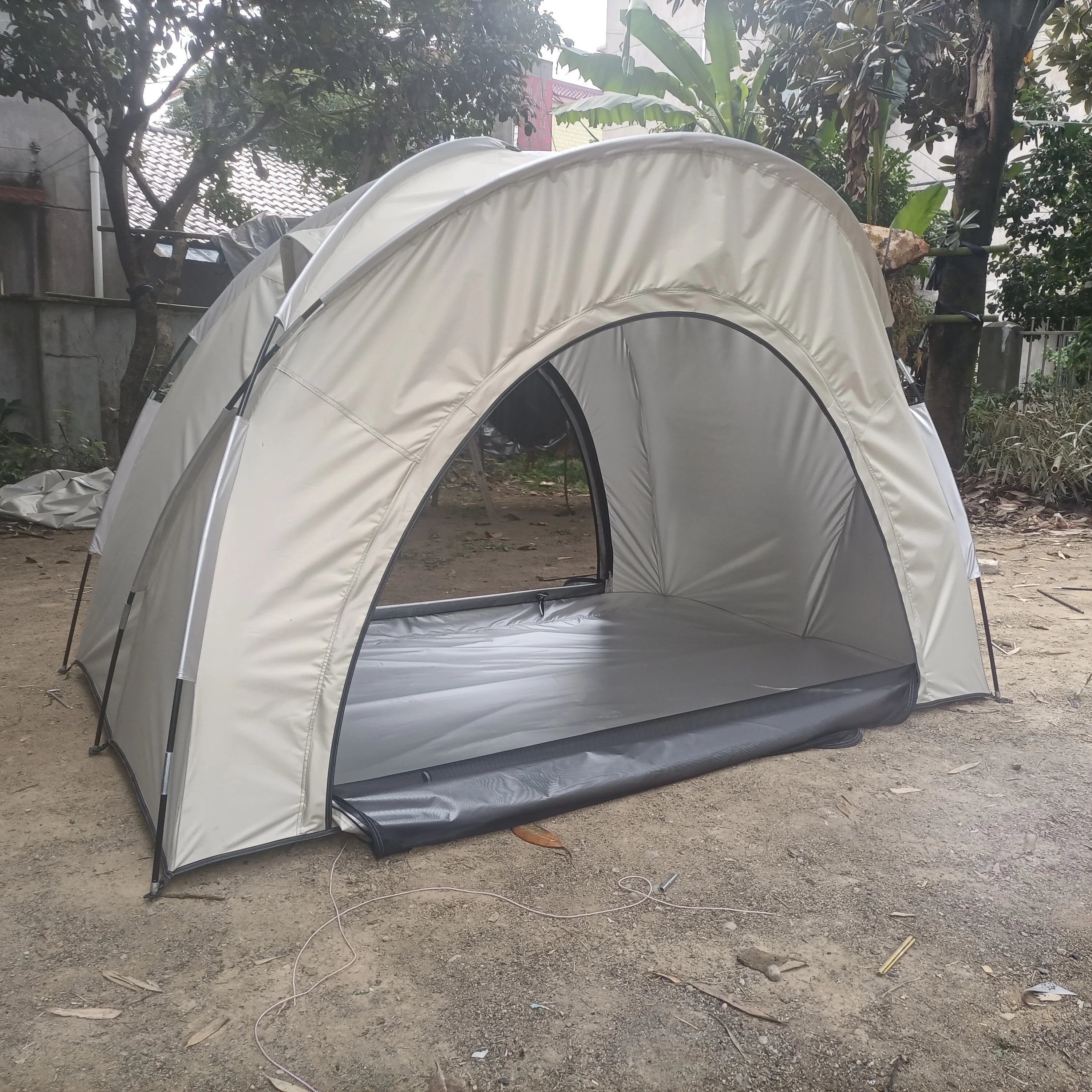 Outdoor Camping Double Tent with PU4000 Oxford Fabric